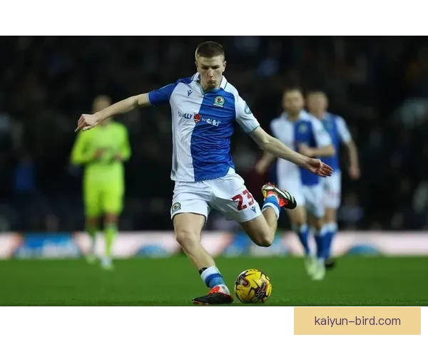 布莱克本进攻套路分析：近期表现稳健，战术多样性值得关注