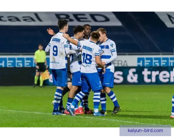 托比亚斯在欧冠首秀中展现潜力，备受关注的年轻新星状态回暖。